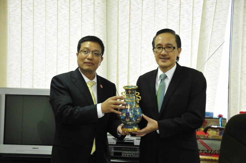 Consul-General Liu Quan visit